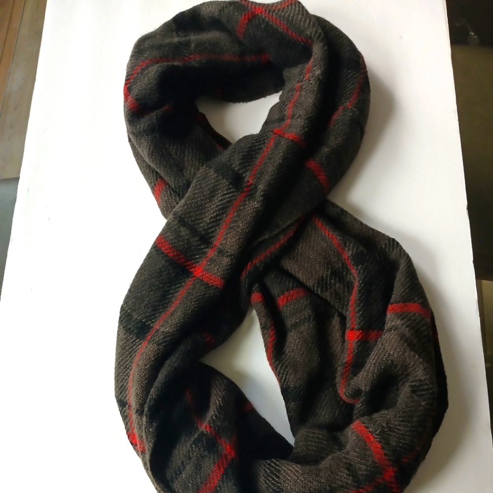 100% ACRYLIC PLAID SCARF